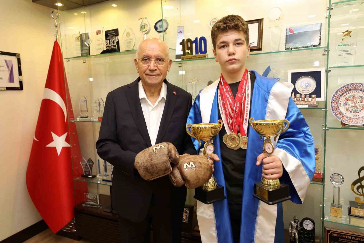 Yenimahalle Belediyesi Spor Kulübü madalyaya doymuyor