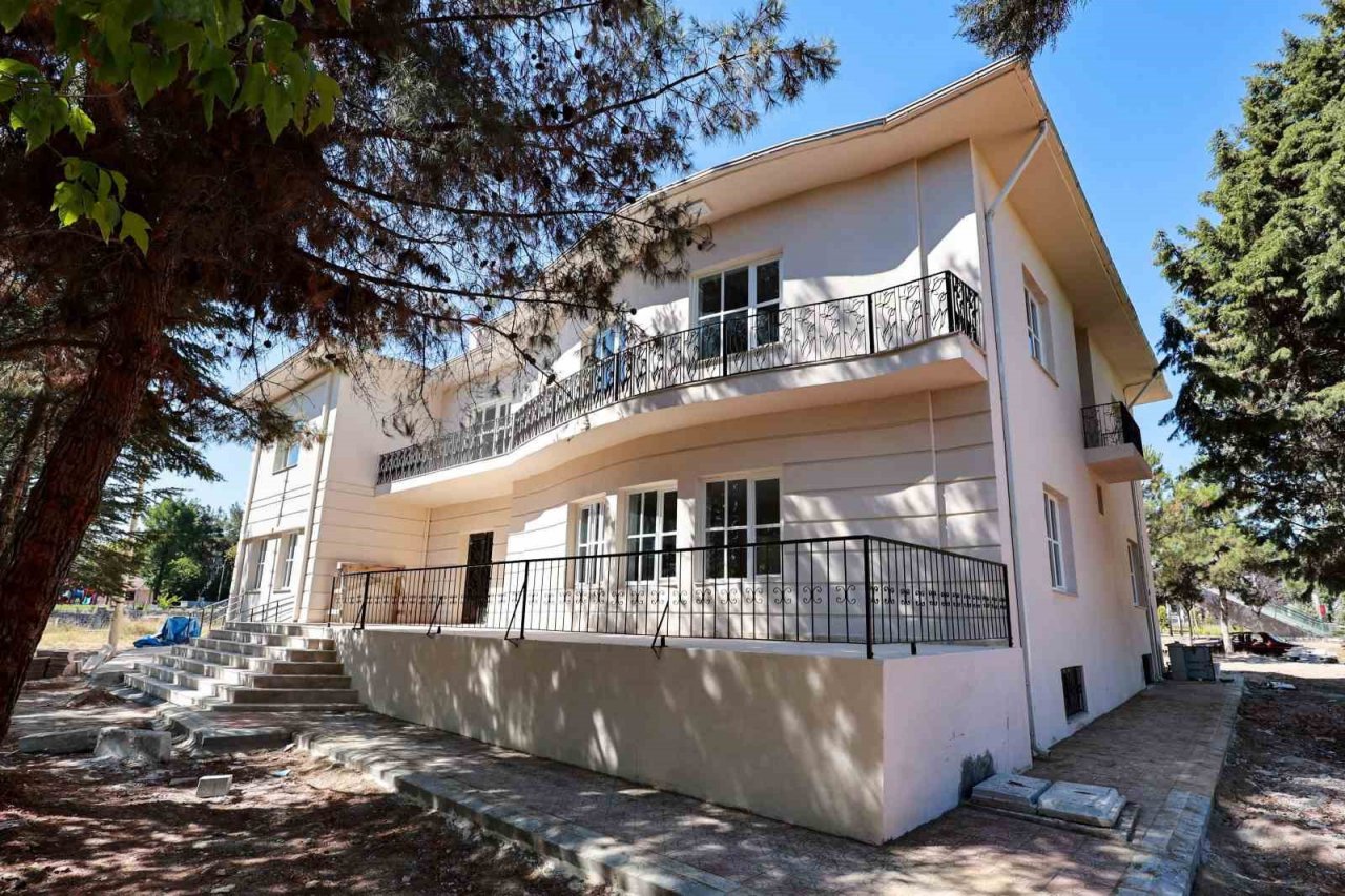 Kadınların ikinci evi; UKAMER hizmet binası