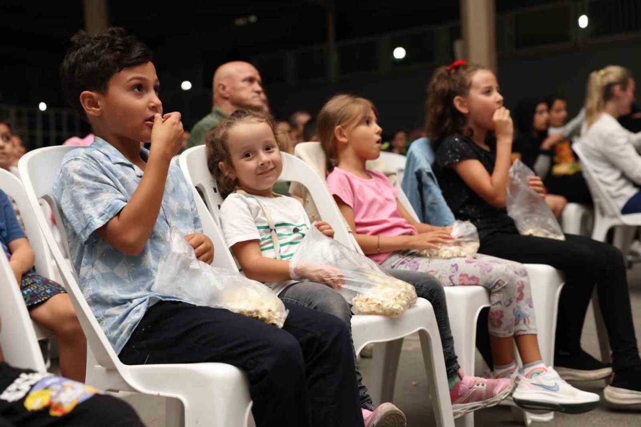 Nilüfer’de çocuklara açık hava sineması
