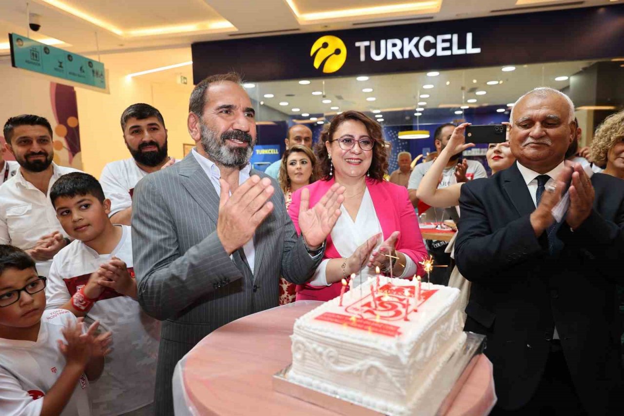 İVA Park AVM’de Sivasspor sergisi açıldı