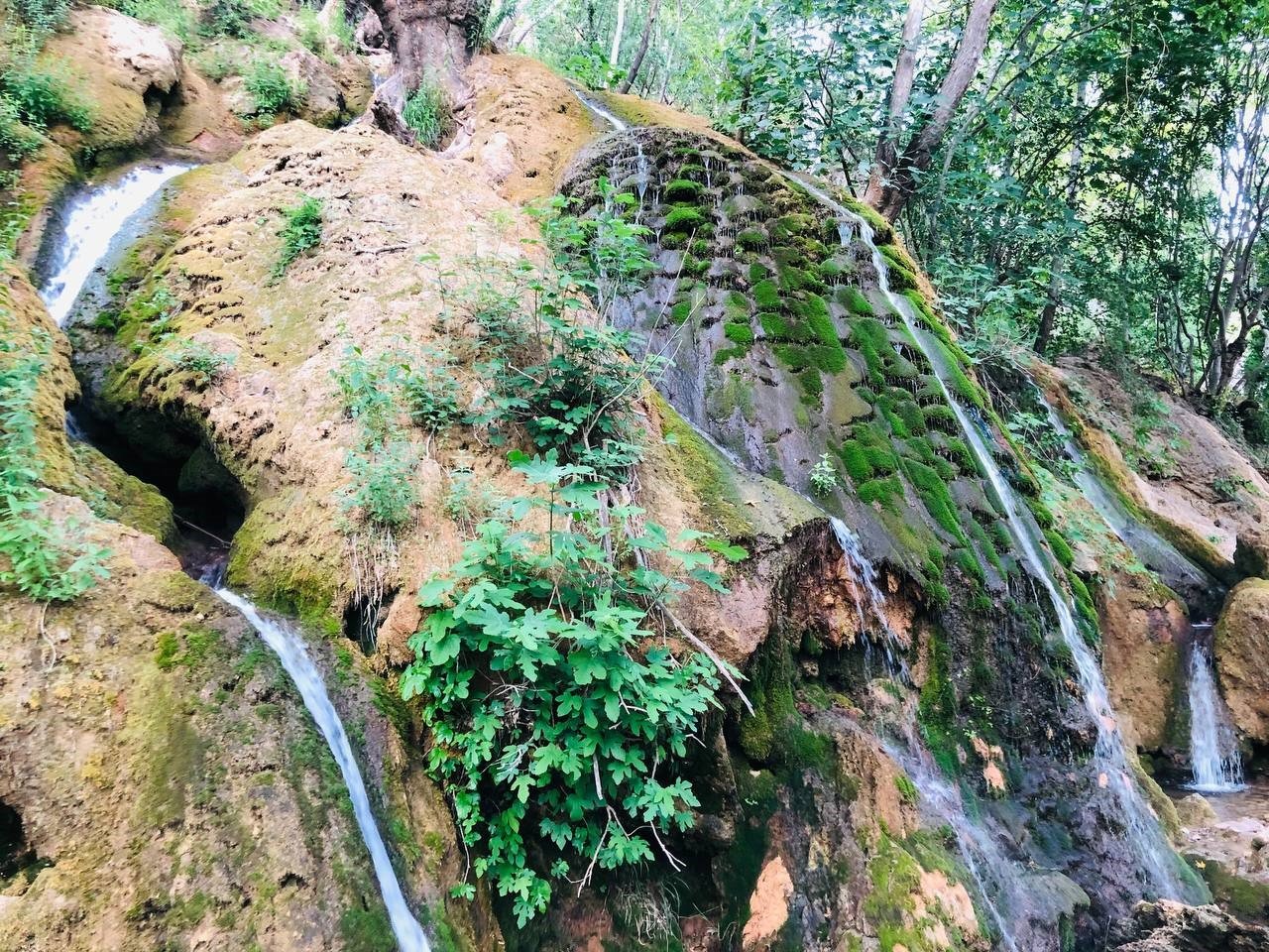 Basra sıcaklarına şelale serinliği