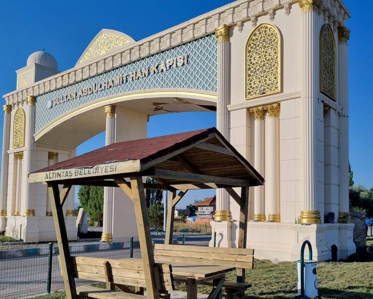 Altıntaş’ta Şelale Park halkın hizmetine sunuldu