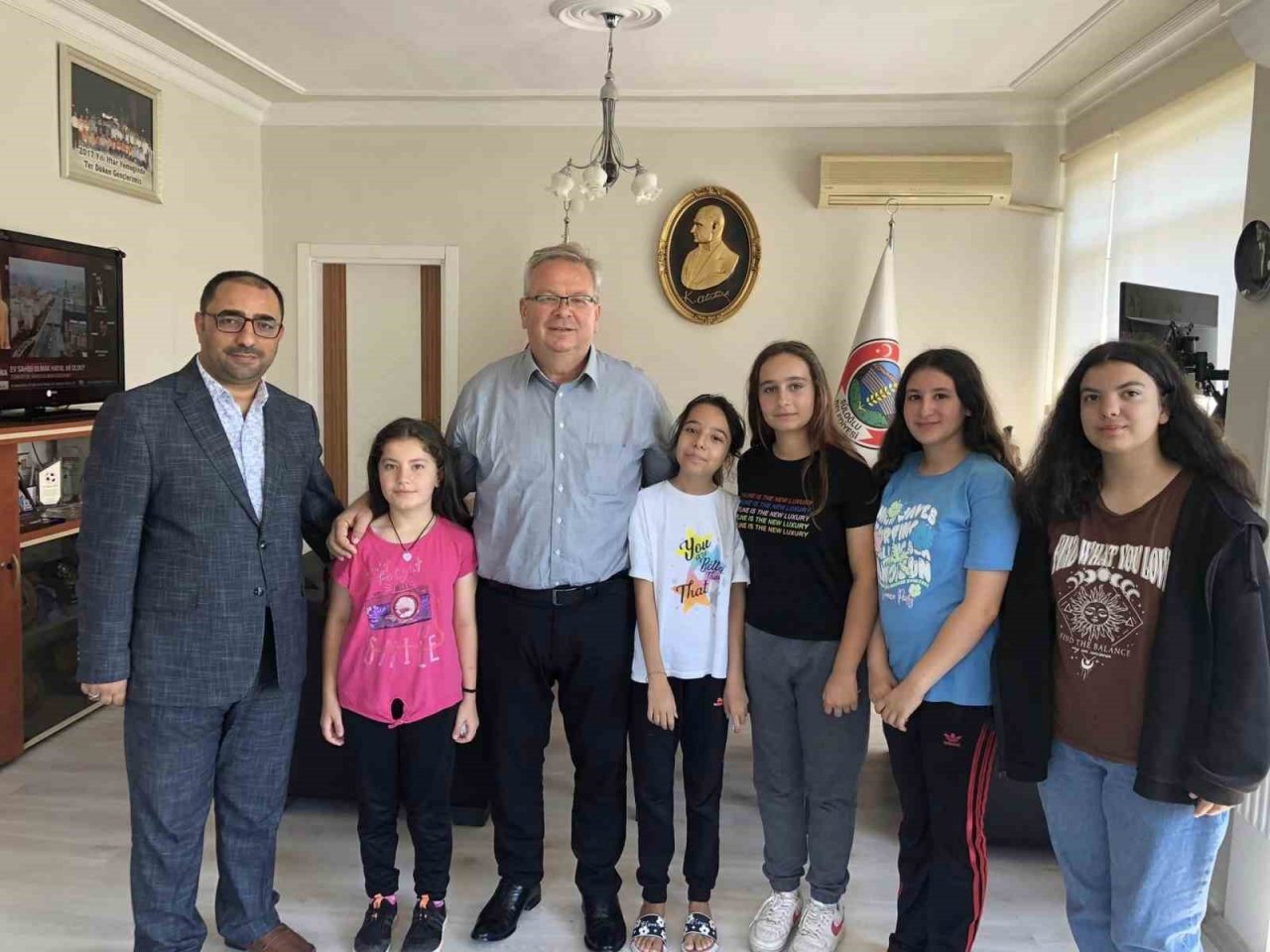 Kur’an-ı Kerim kursu öğrencilerine altın