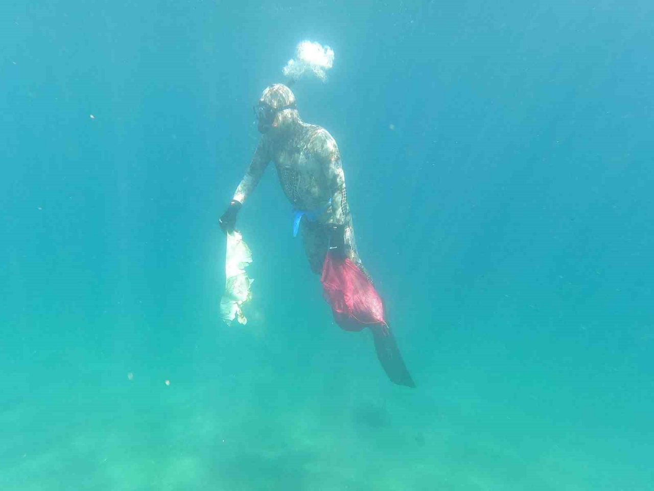 Temizlik Küçükbük’te devam etti