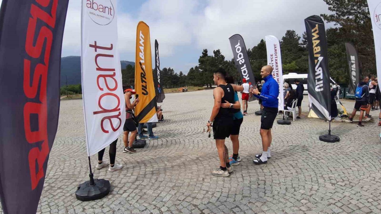 Bolu’da ilk kez düzenlenen “Ultra Abant Koşusu"na 600 sporcu katıldı