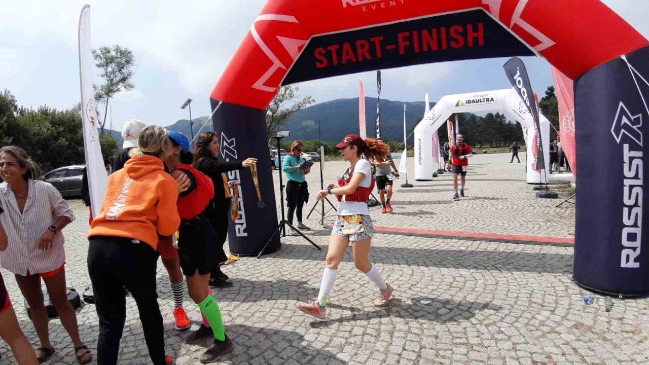 Bolu’da ilk kez düzenlenen “Ultra Abant Koşusu"na 600 sporcu katıldı