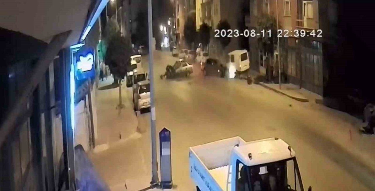 Ortalığın savaş alanına döndüğü kaza güvenlik kamerasında