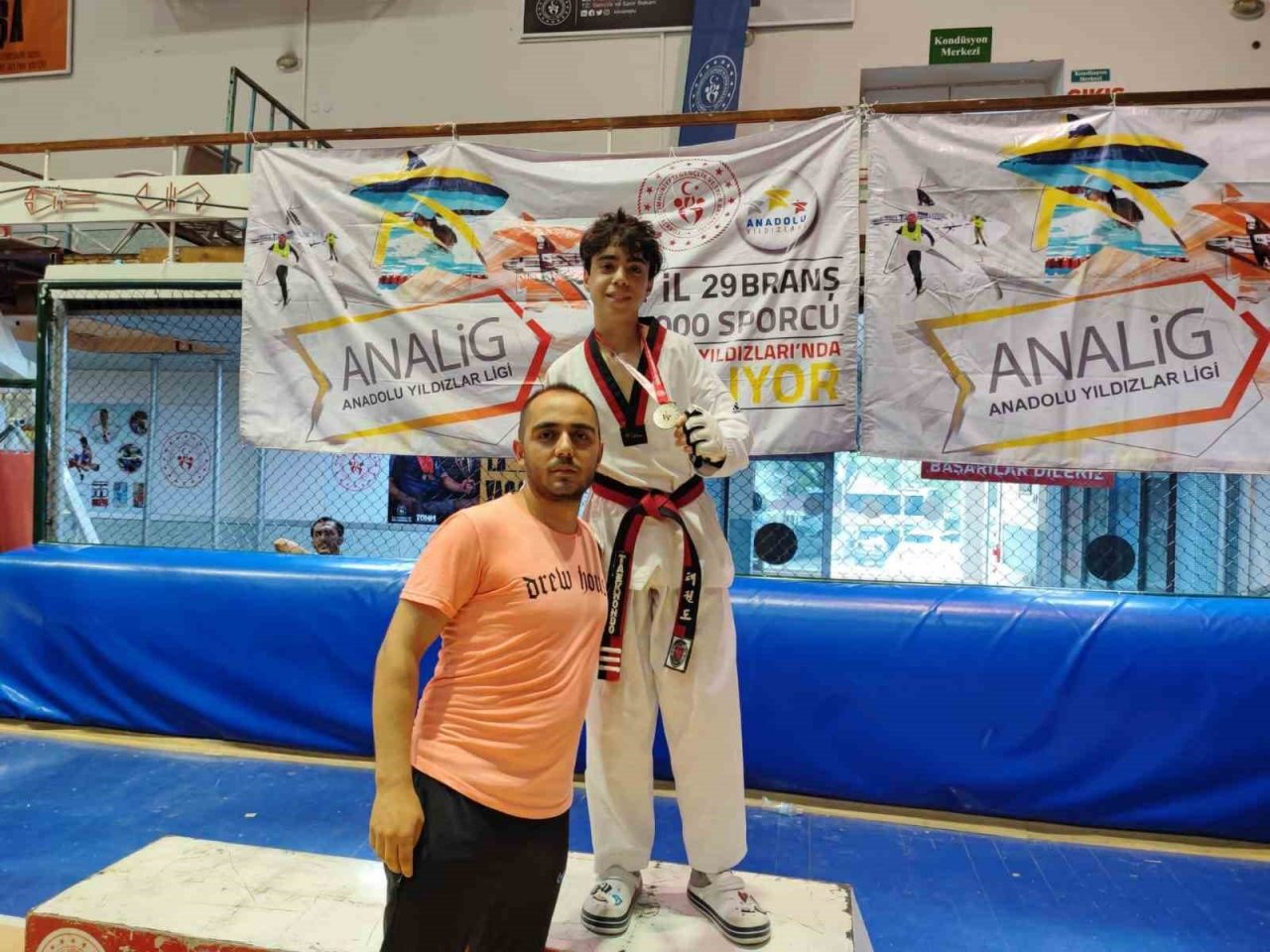 Eskişehirli sporcular madalyaları topladı