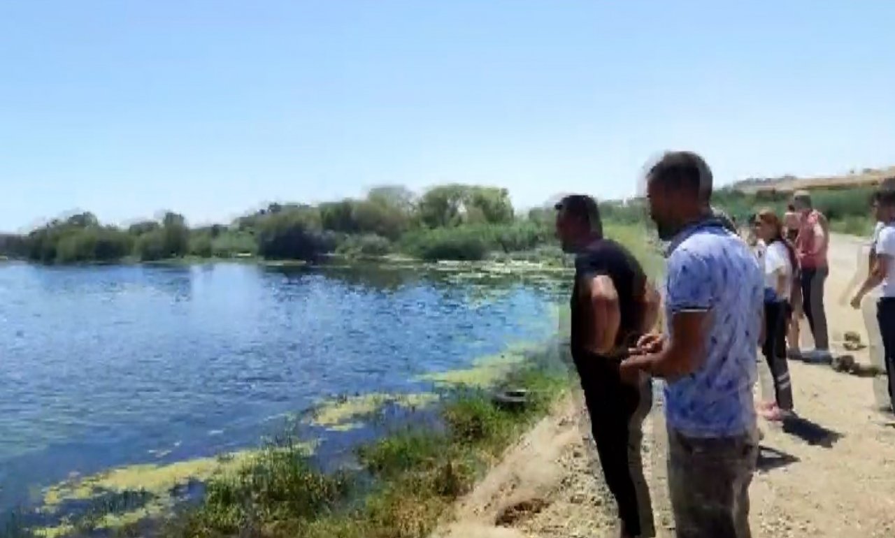 Baba-oğul girdikleri Fırat Nehri’nde kayboldu