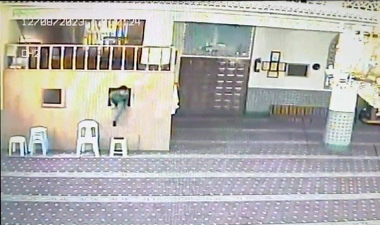 34 yıl kesinleşmiş cezası bulunan hırsız önce kameraya sonra polise yakalandı