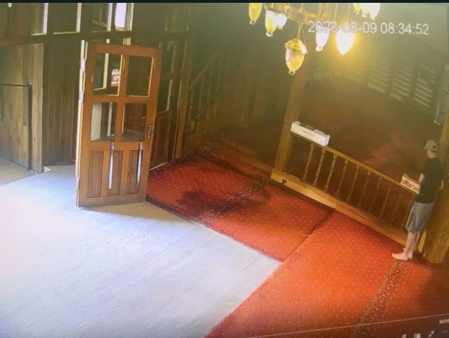 34 yıl kesinleşmiş cezası bulunan hırsız önce kameraya sonra polise yakalandı