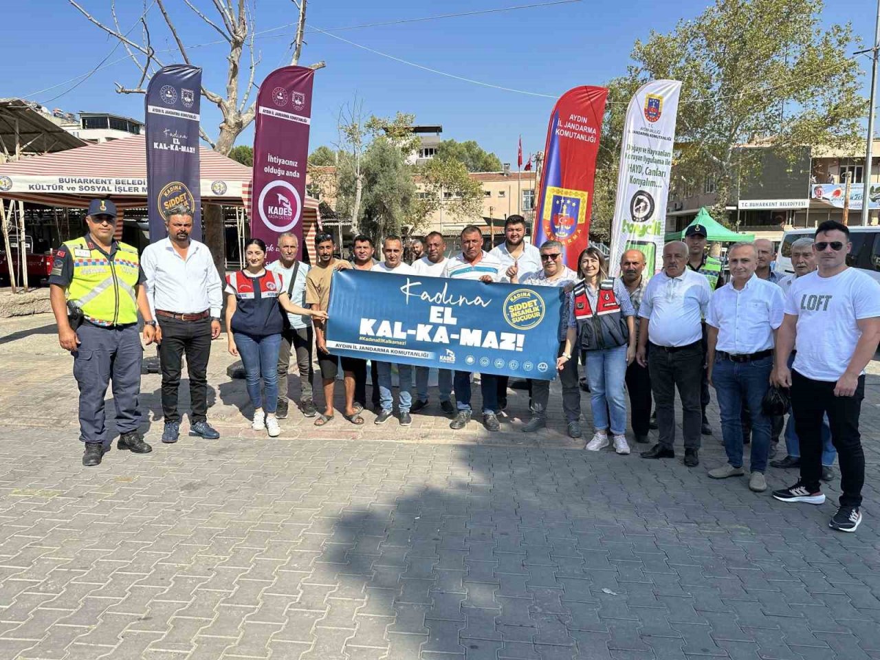 Jandarma ekipleri festivalde vatandaşları bilgilendirdi