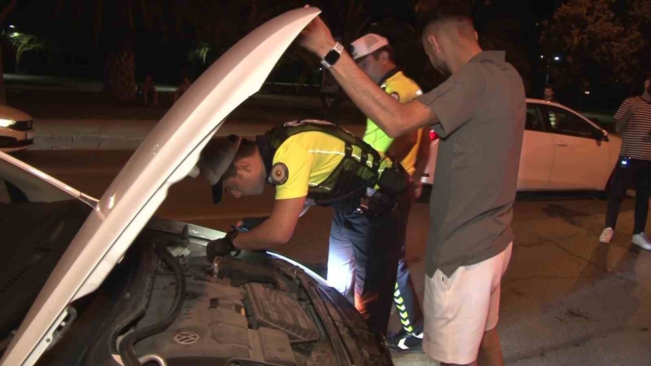 Kadıköy’de abartı egzoz ve modifiye araç denetimi yapıldı