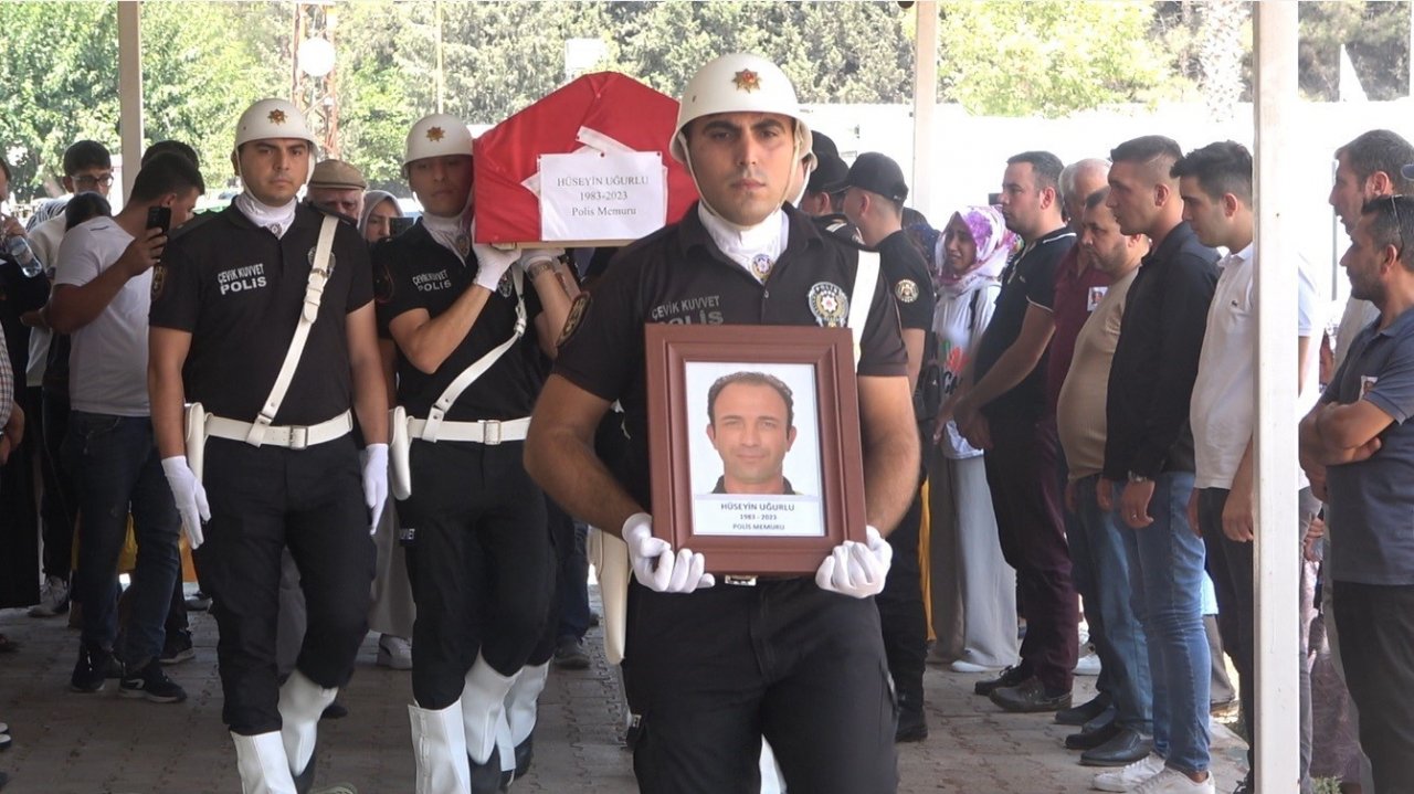 Osmaniye’de havaya ateş ettiği için uyardığı komşusu tarafından öldürülen polis memuru toprağa verildi