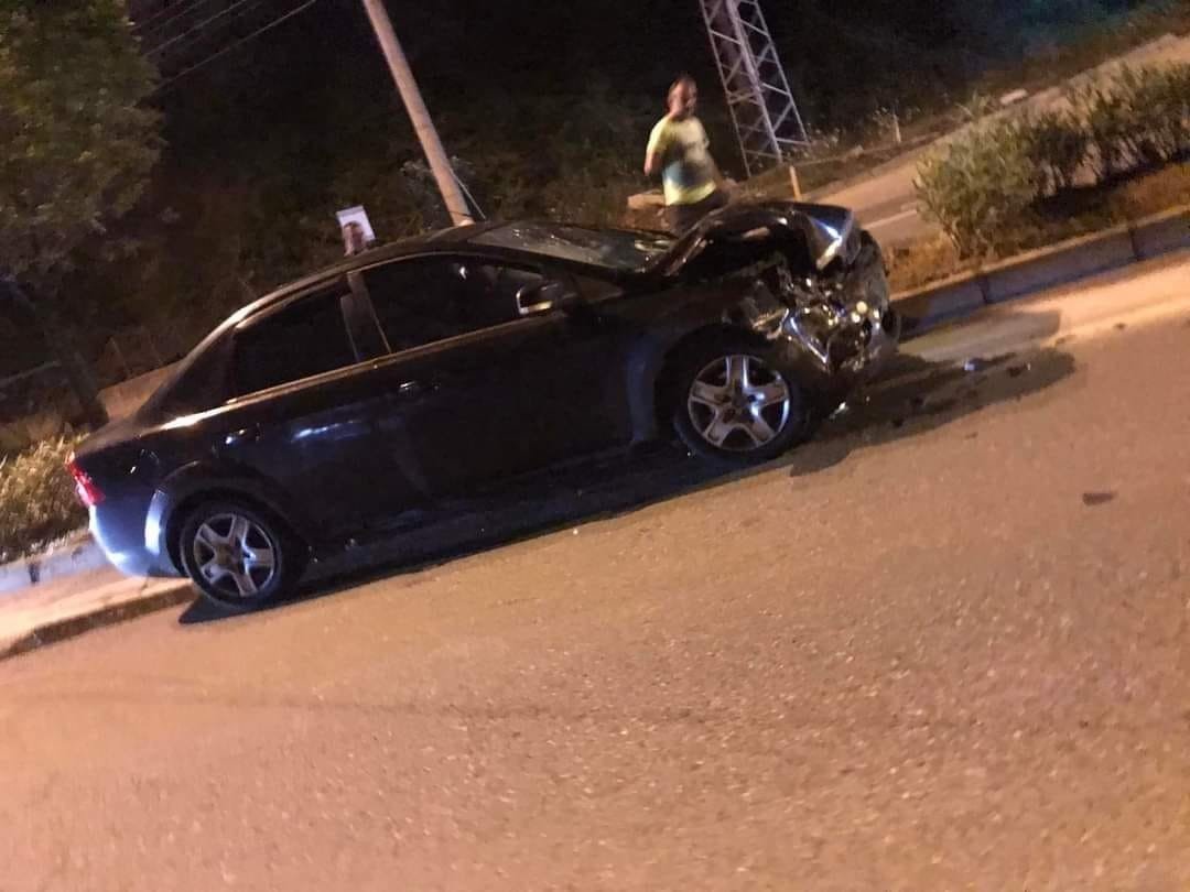 İki otomobil çarpıştı: 2 yaralı