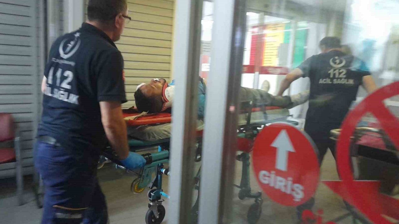 İki otomobil çarpıştı: 2 yaralı