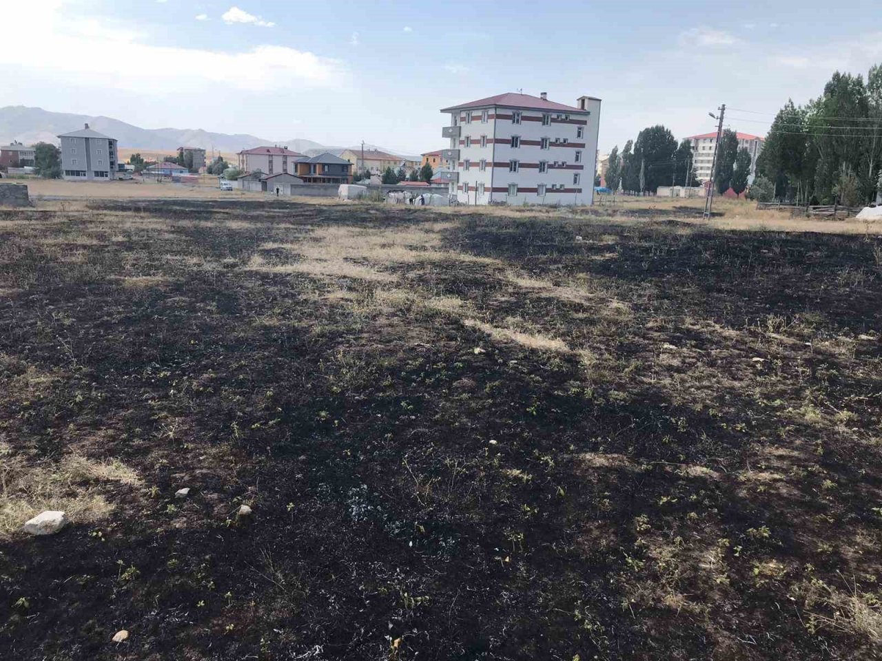 Ağrı’da 5 ayrı noktada yangın çıktı