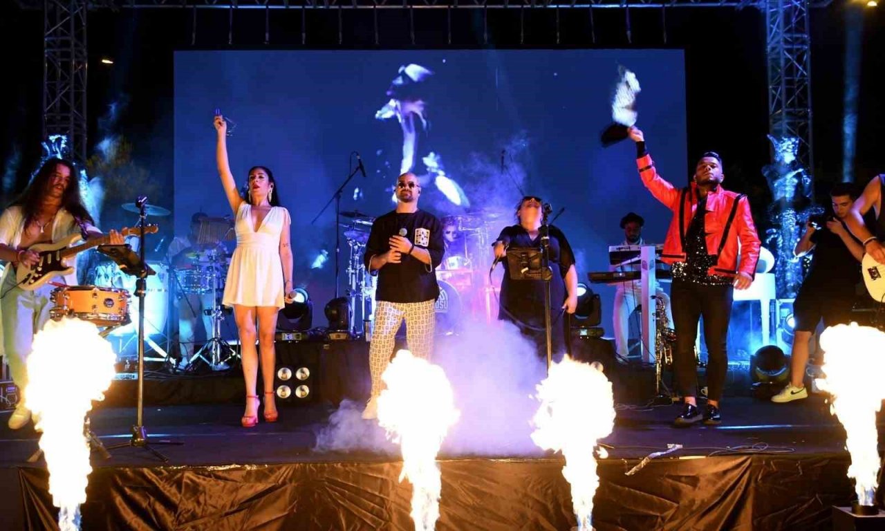 Balıkçılar Meydanı’nda Efes Bandosu’nda gösteri