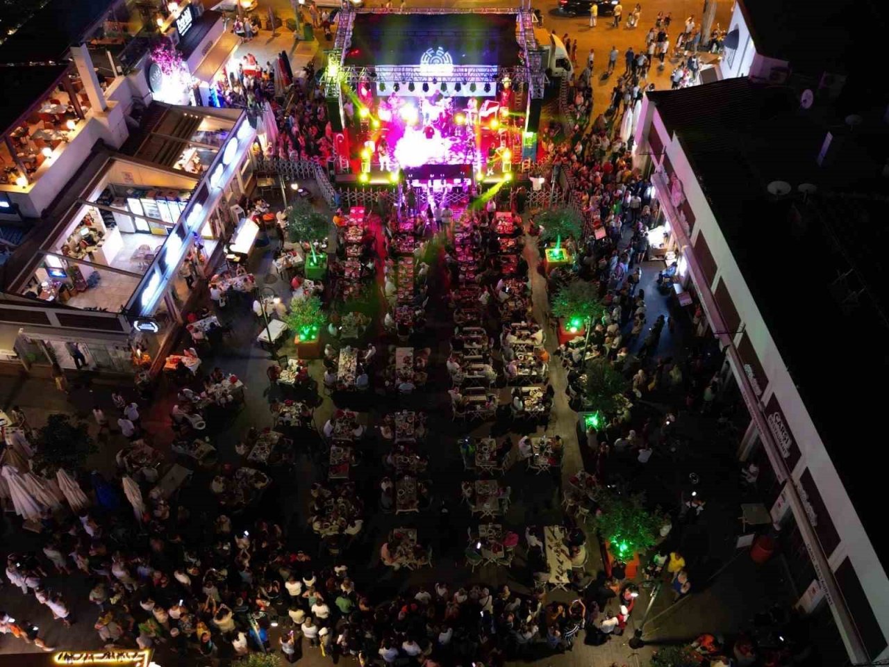 Balıkçılar Meydanı’nda Efes Bandosu’nda gösteri