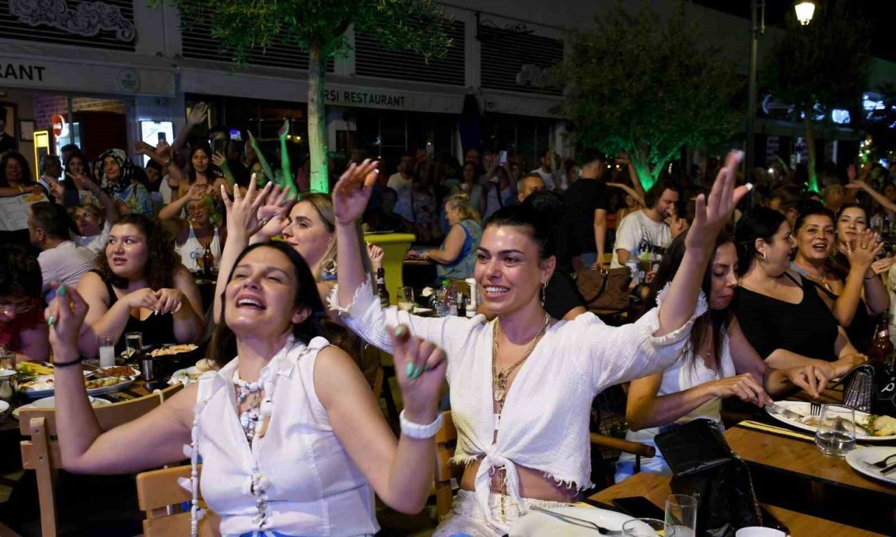 Balıkçılar Meydanı’nda Efes Bandosu’nda gösteri