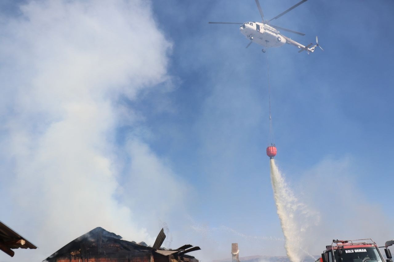 Bolu’da havadan ve karadan müdahale edilen yangın 3 saatte kontrol altına alındı