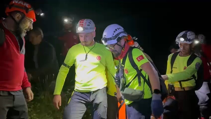 20 metrelik dere yatağına düşen kişi kurtarıldı