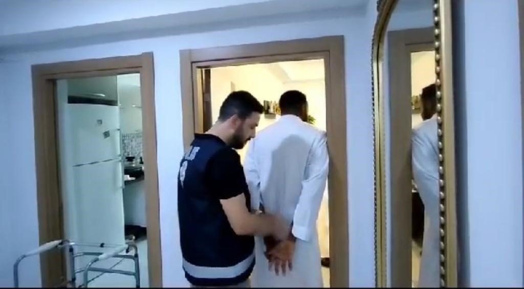 Kendilerini Amerikan askeri olarak tanıtan ‘Safari Çetesini’ operasyon: 12 gözaltı