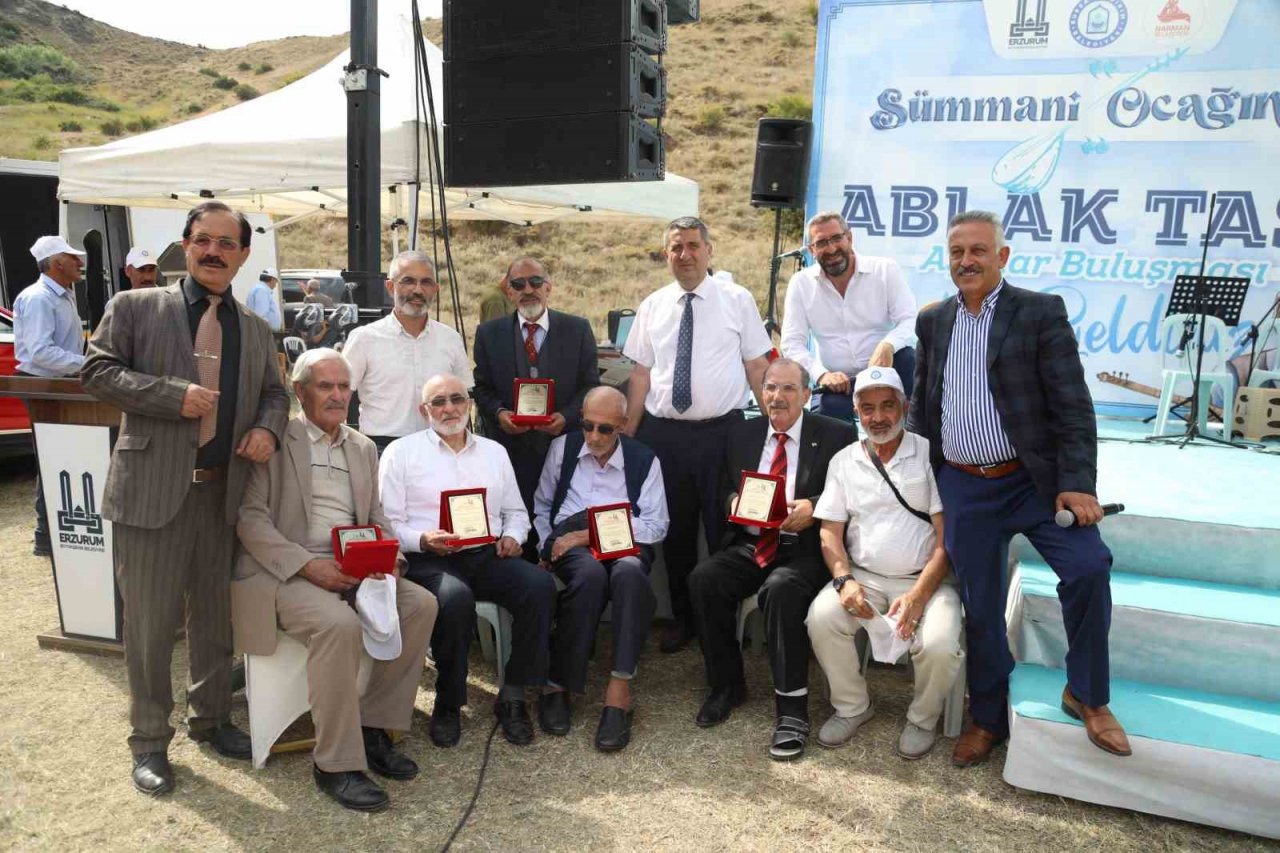 Sümmani Ocağında Ablak Taşı Âşıklar Buluştu