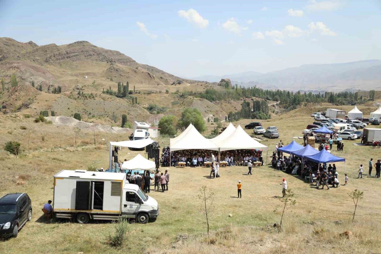 Sümmani Ocağında Ablak Taşı Âşıklar Buluştu