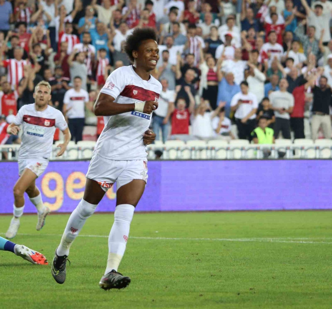 Sivassporlu Clinton N’Jie lige golle başladı