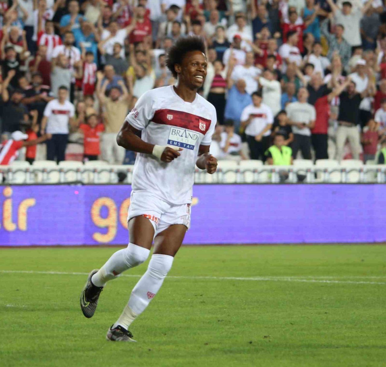 Sivassporlu Clinton N’Jie lige golle başladı