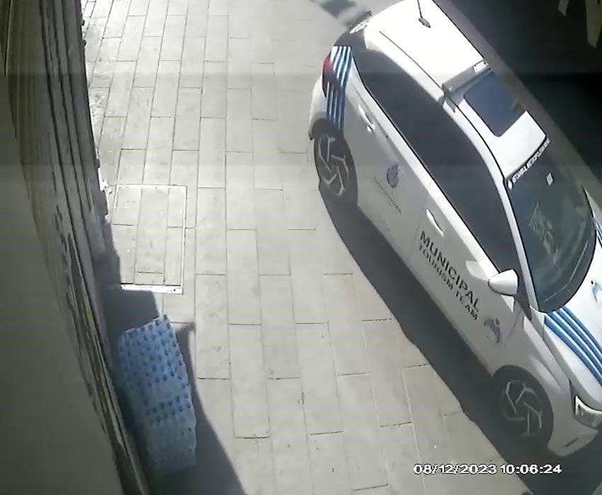 Beyoğlu’nda feci olay kamerada: İBB aracı kediyi ezip kaçtı