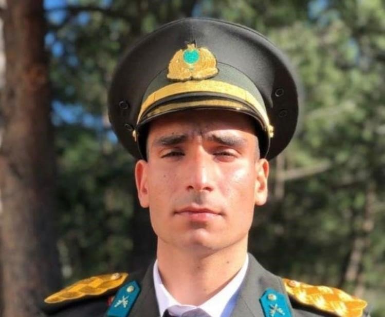 Şehit Teğmen Altınbaş, istifasını vermesini isteyen annesine, “Şerefli bir mesleğim var, şehit olmak benim amacım” demiş