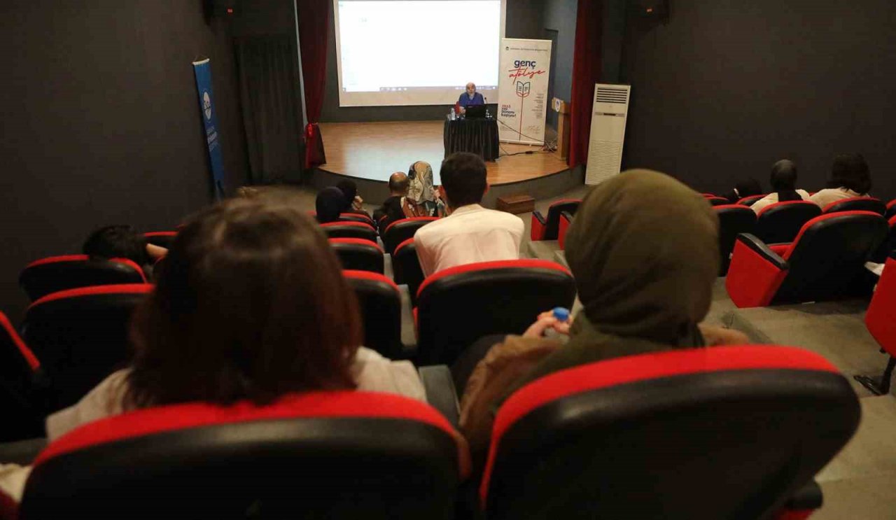 Genç Atölye’de dizi ve filmlerin algı üretimi konuşuldu