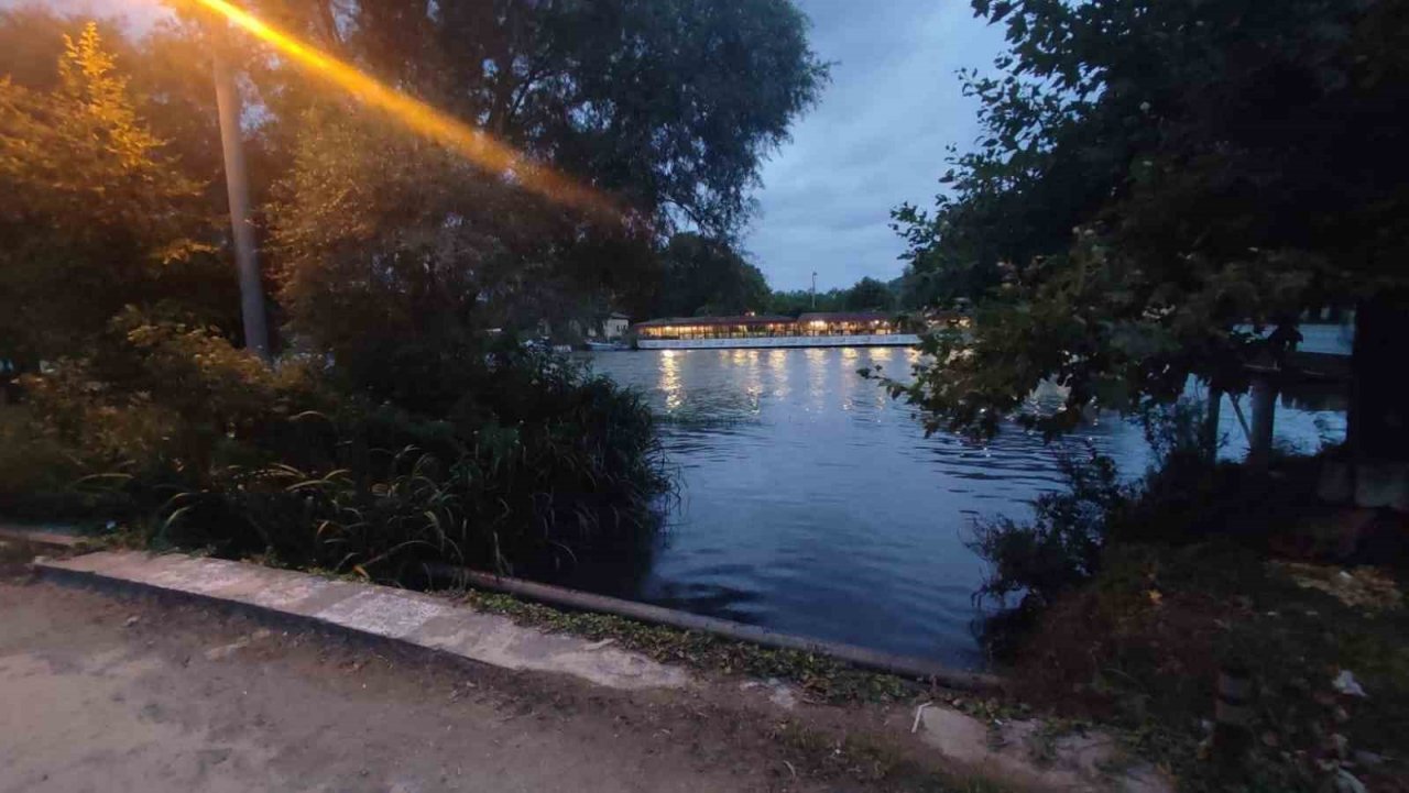 Düştüğü öne sürülen kişinin Sakarya Nehri’nden cansız bedeni çıktı