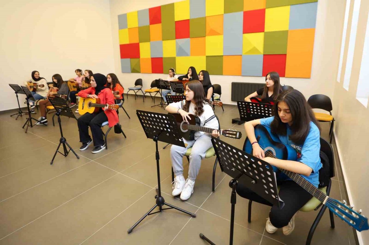 Şehitkamil’den kültür ve sanata destek