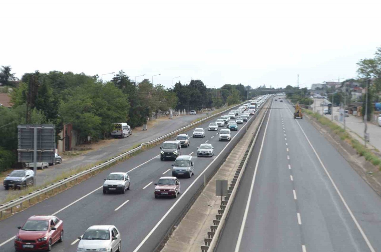 Tekirdağ-İstanbul yolunda yoğun trafik