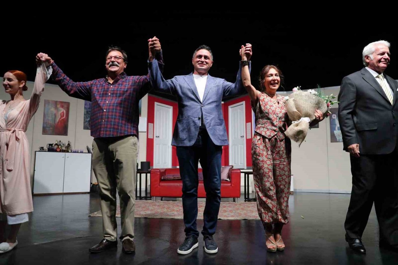 Hakan Altun ve Hüsnü Şenlendirici Aliağa’da sevenleriyle buluştu