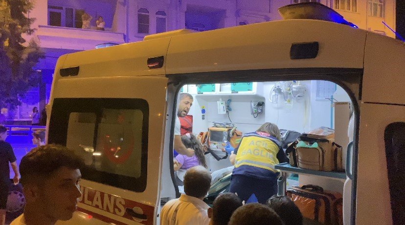 Yangında alevler geceyi aydınlattı: 3 yaralı