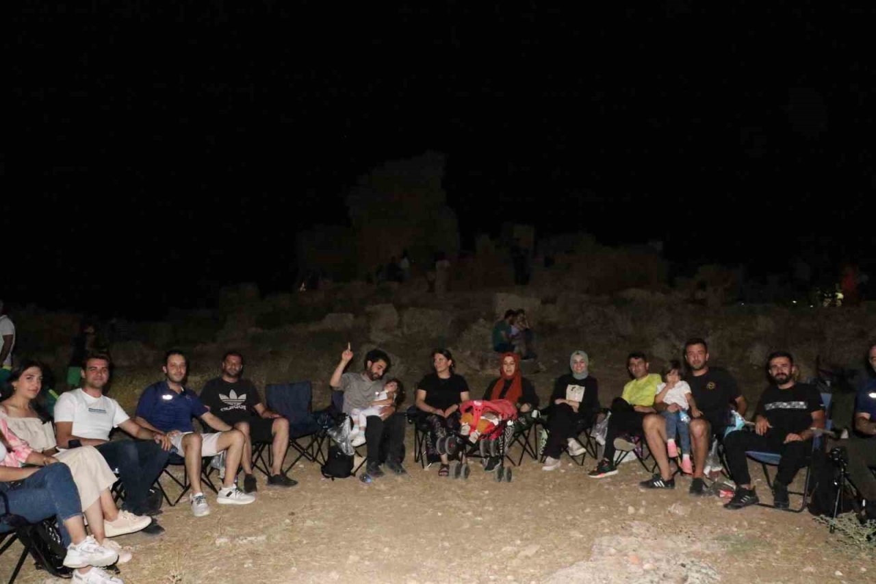 Gökyüzü tutkunları 7 bin yıllık Zerzevan Kalesi’nde buluştu