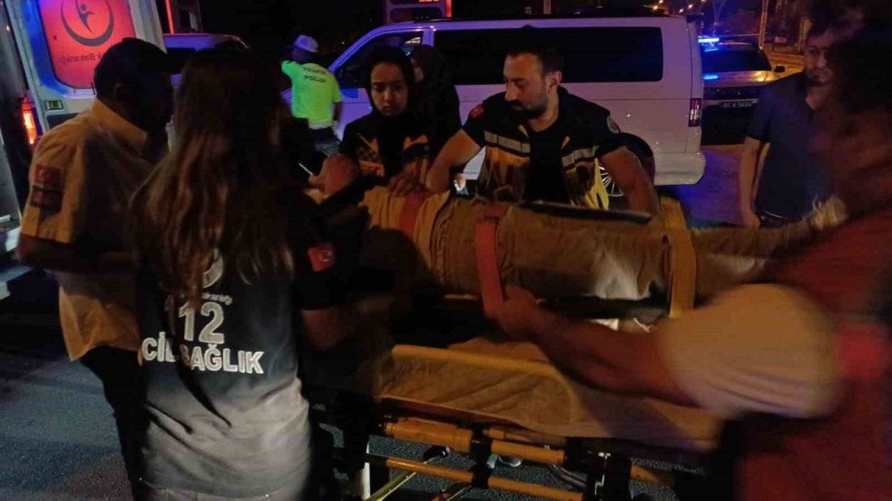 Ağrı’da iki araç çarpıştı: 1 ölü, 16 yaralı