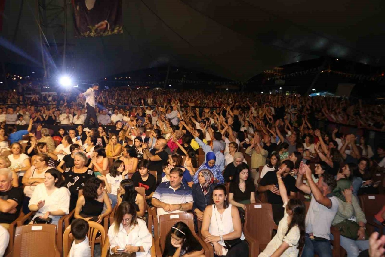 Resul Dindar’dan Demet Akalın’la ilgili yaşadığı gerginlikle ilgili açıklama geldi