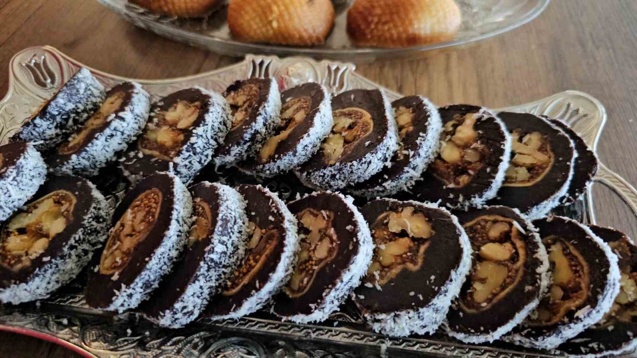 Buharkent’in taze inciri en tatlı haliyle yarıştırıldı