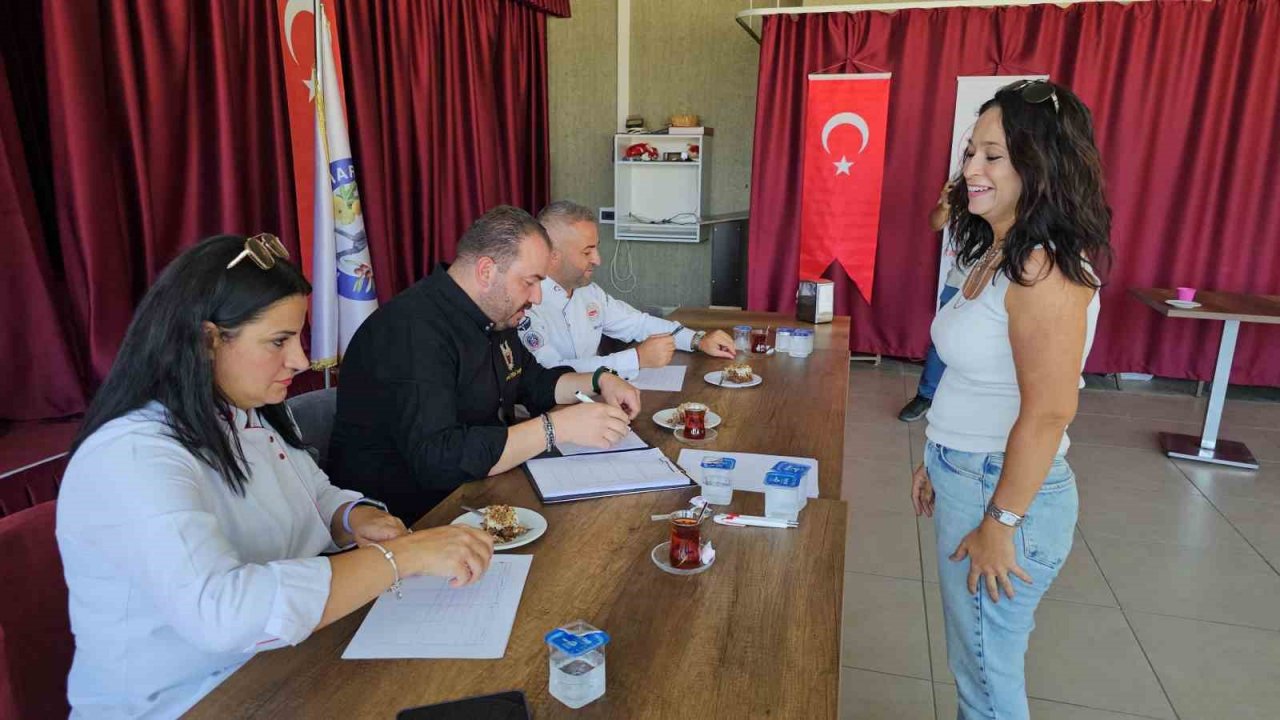 Buharkent’in taze inciri en tatlı haliyle yarıştırıldı