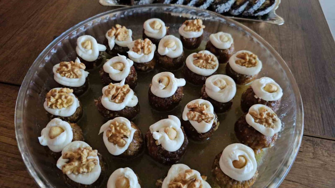 Buharkent’in taze inciri en tatlı haliyle yarıştırıldı