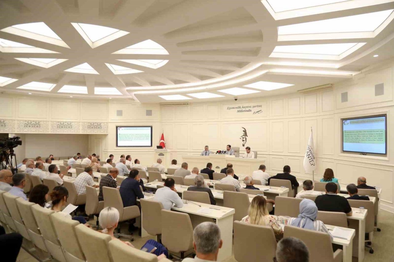 Büyükşehir Meclisi’nde projeler ve destekler konuşuldu