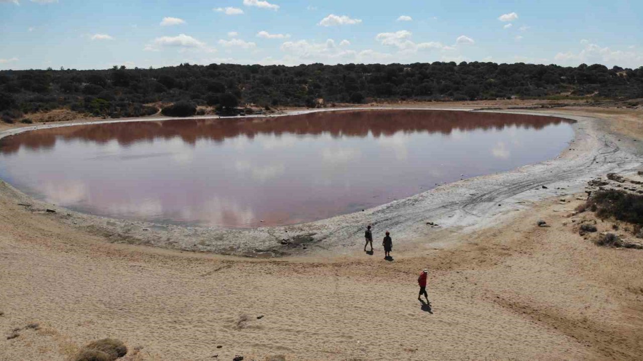 Çanakkale’de 2 bin yıllık antik liman, kalpli pembe göle dönüştü