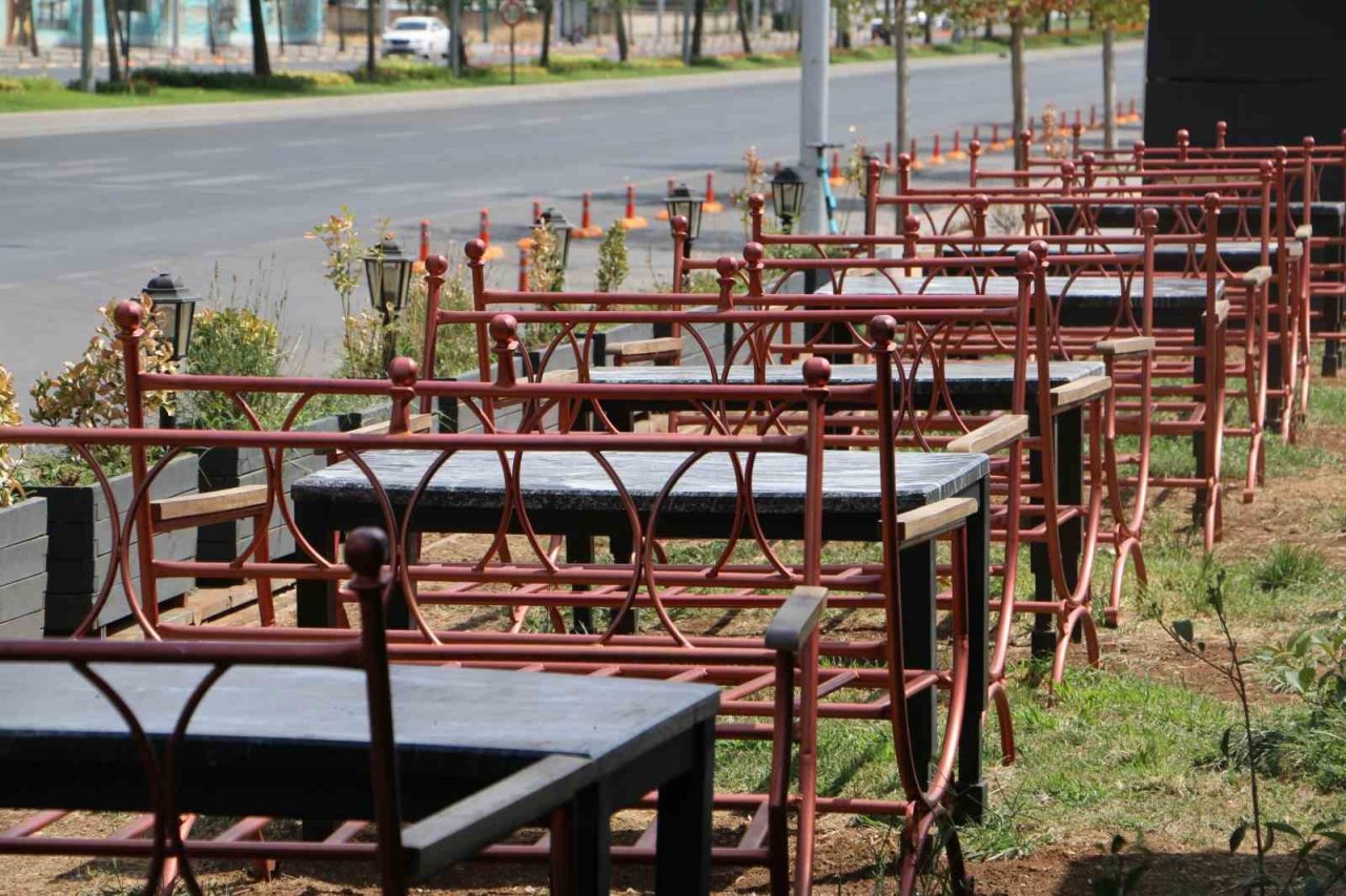 Diyarbakır’da termometreler 47 dereceyi gösterdi: Restoranlar boş kaldı