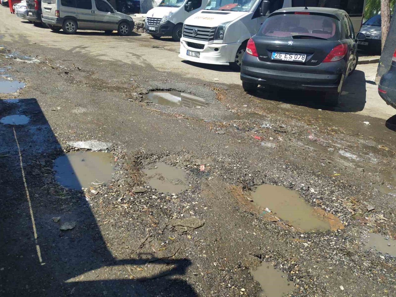 Küçük Oto Sanayi Sitesi esnafı bozuk yollarına kalıcı çözüm istiyor