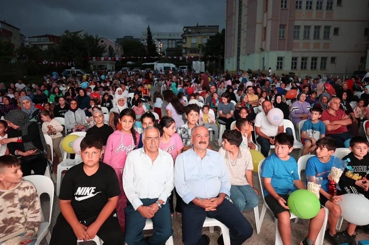 Sinema Gebze sokaklarını dolaşıyor